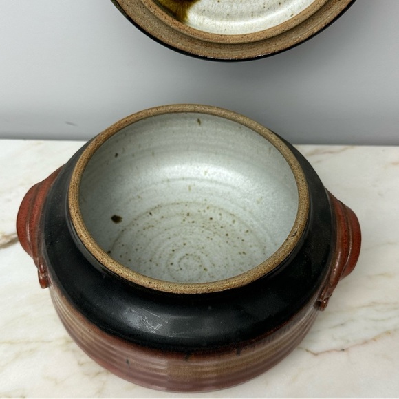 Handmade Signed Ceramic Casserole Dish w Lid - Picture 10 of 14